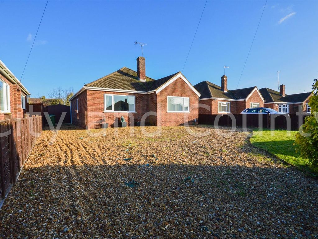 3 bed detached bungalow for sale in Desborough Avenue, Stanground, Peterborough PE2 Zoopla
