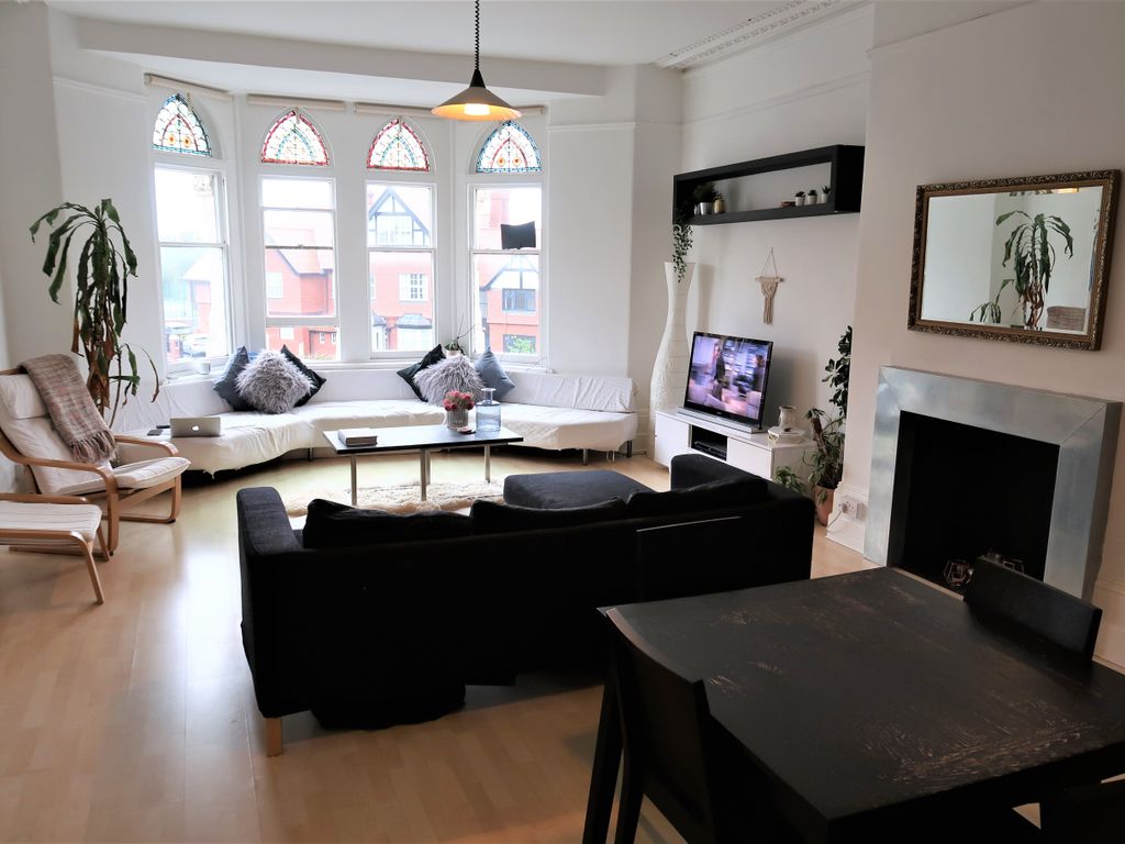 1 bed flat to rent in Washington House, Stanwell Road, Penarth CF64