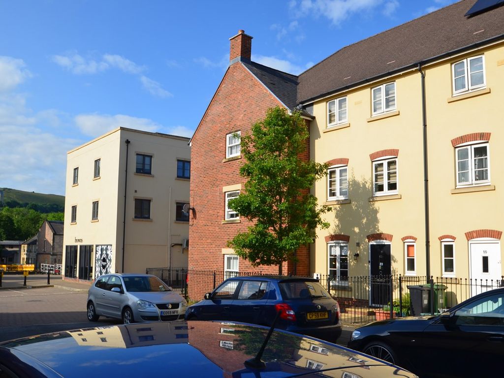 3 bed terraced house for sale in Greenaways, Ebley, Stroud GL5 Zoopla