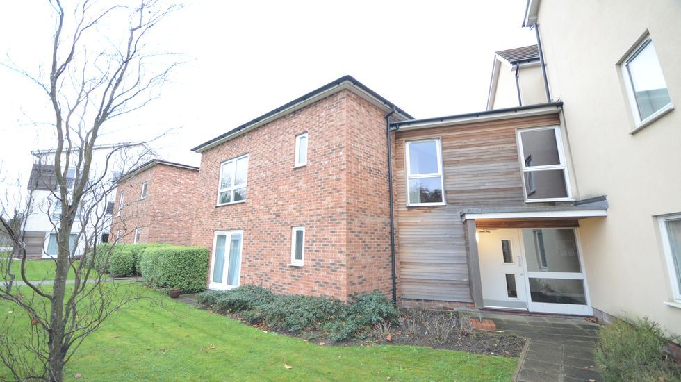1 bed flat to rent in Hampden Crescent, Bracknell RG12 Zoopla