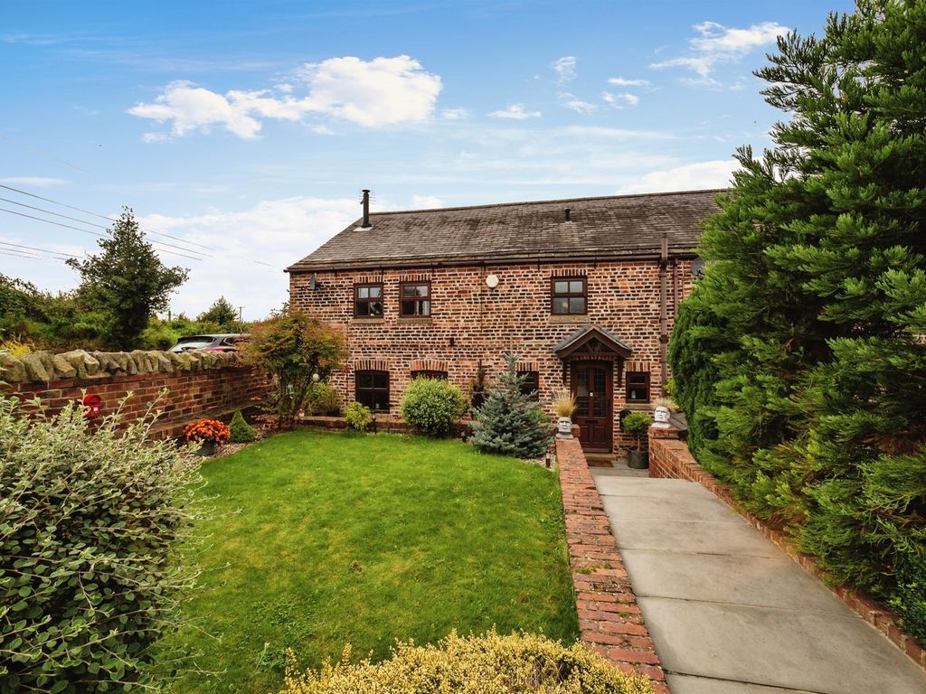 3 bed barn conversion for sale in New Road, Old Snydale, Pontefract WF7