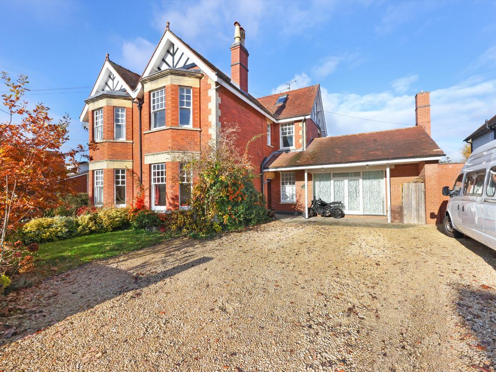 6 bed semidetached house for sale in Ryeworth Road, Charlton Kings