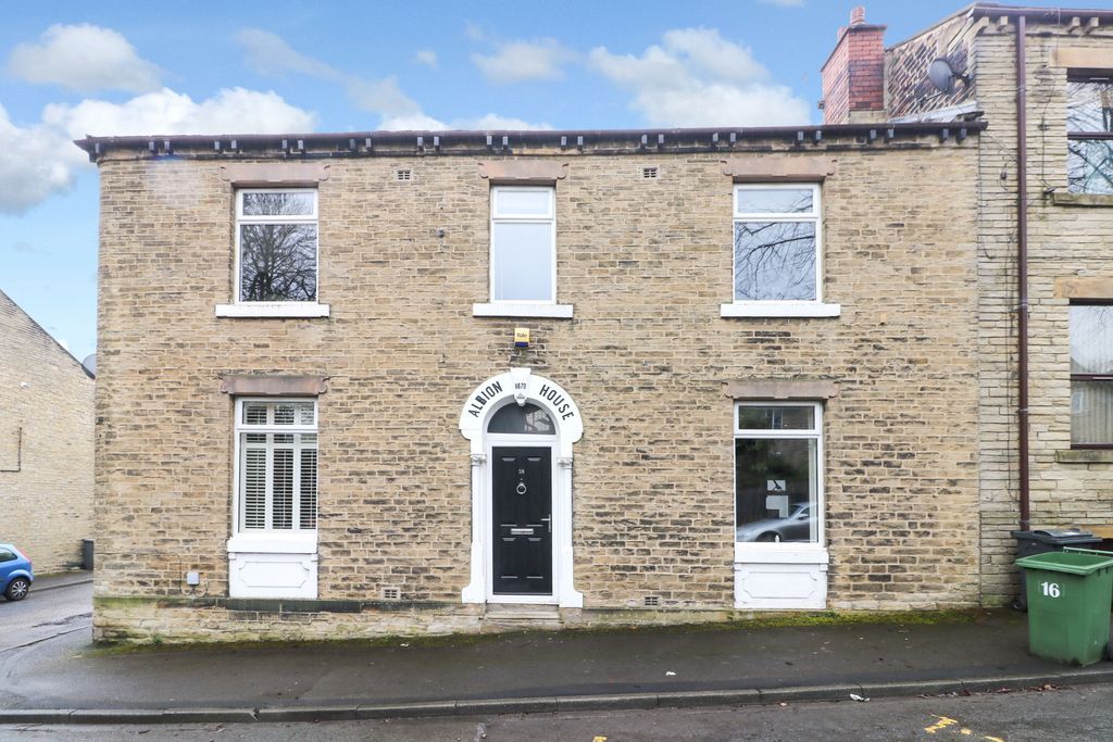 2 bed end terrace house for sale in Valley Road, Gomersal, Cleckheaton