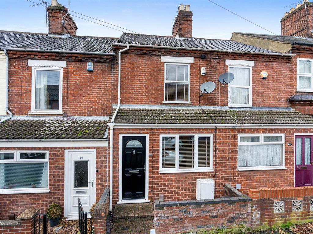 3 bed terraced house for sale in Spencer Street, Norwich NR3, £250,000