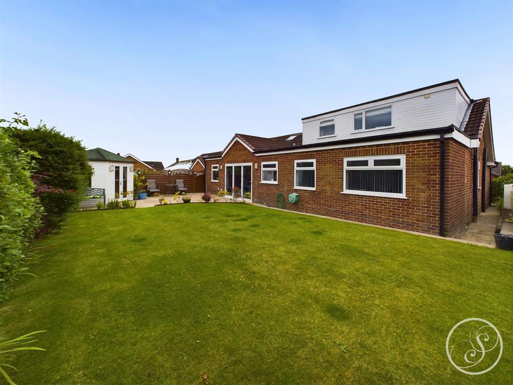 4 bed detached house for sale in Templegate Close, Leeds LS15, £587,995