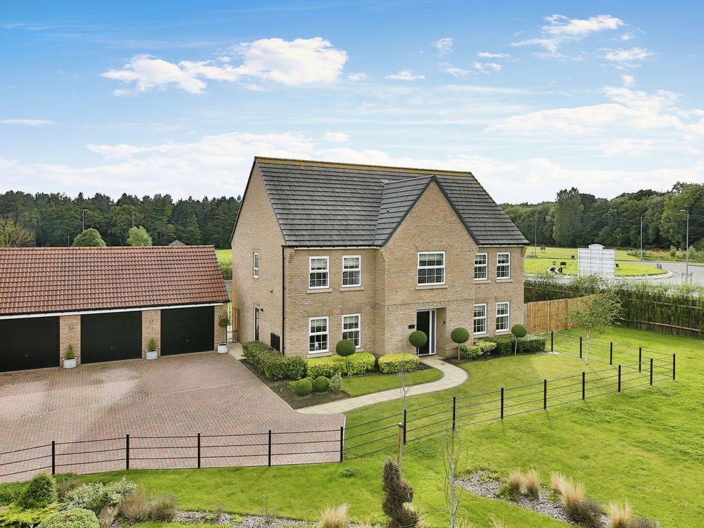 5 bed detached house for sale in Goldcrest Crescent, Wynyard