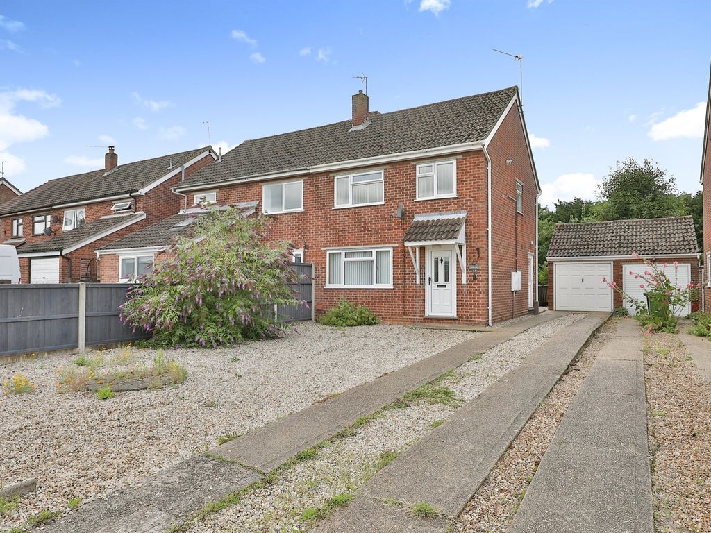 3 bed semidetached house for sale in Smiths Lane, Fakenham NR21, £