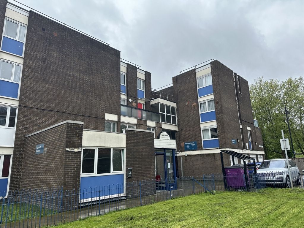 3 bed flat to rent in Ivanhoe House, Grove Road, London E3, £2,800 pcm