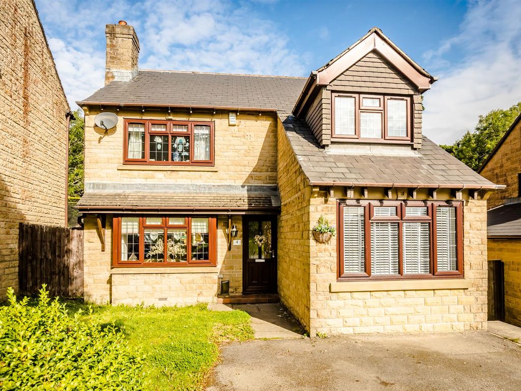 4 bed detached house for sale in Dunbar Croft, Queensbury, Bradford BD13, £300,000 Zoopla