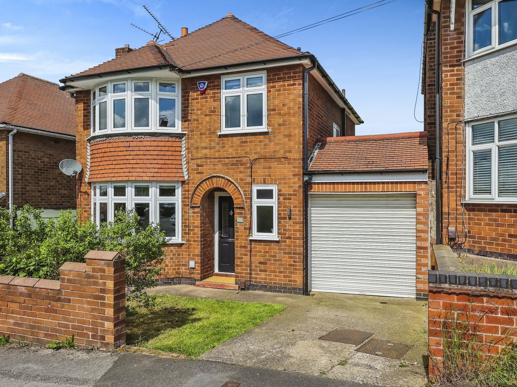 3 bed detached house for sale in Castleton Avenue, Arnold, Nottingham NG5, £325,000 Zoopla