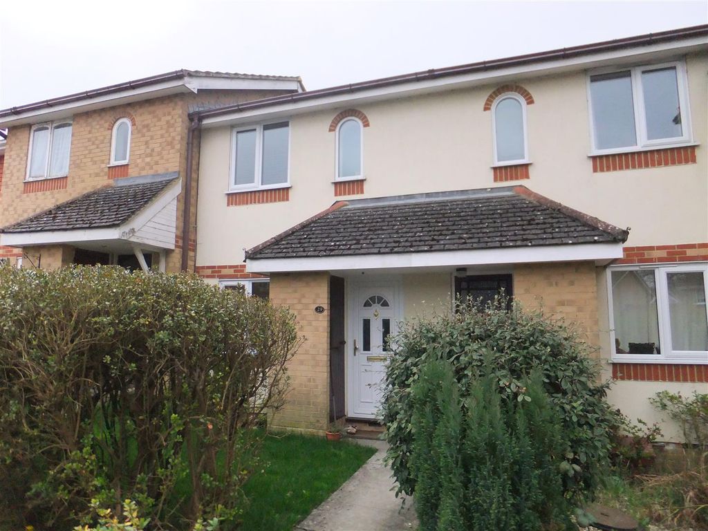 2 bed terraced house for sale in Gondreville Gardens, Church Crookham, Fleet GU52 Zoopla