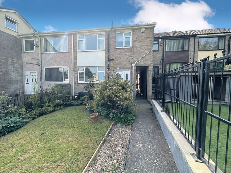 3 bed semidetached house for sale in Brickfield Lane, Halifax HX2, £