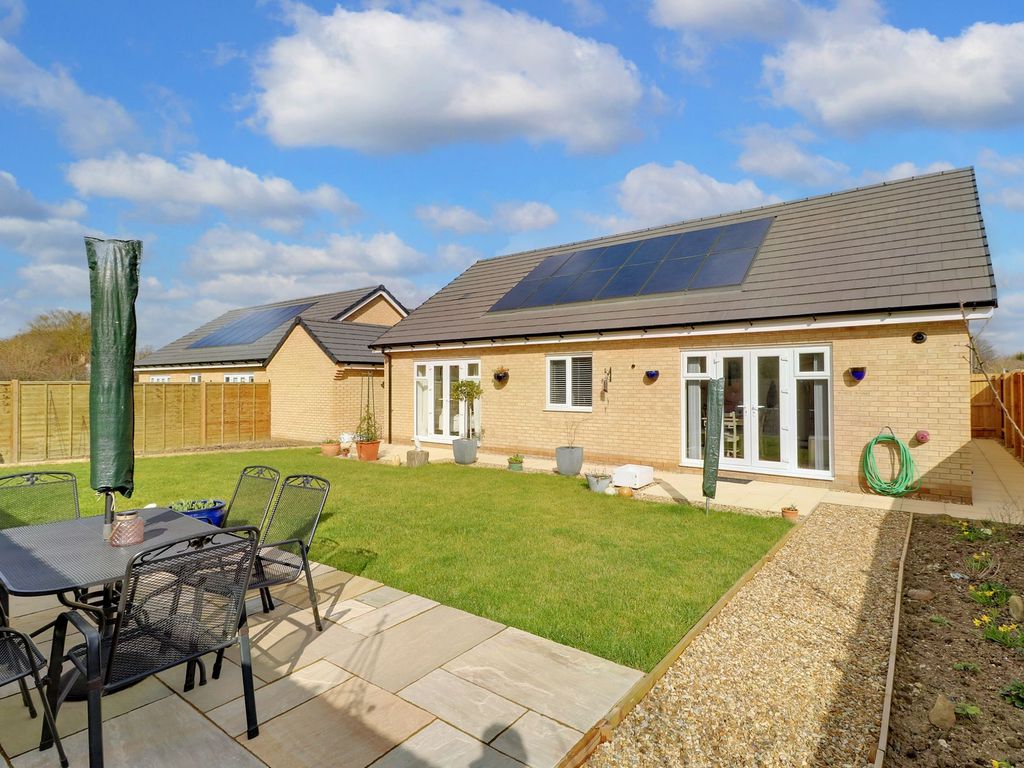 3 bed detached bungalow for sale in Bluebell Road, Isleham CB7 Zoopla
