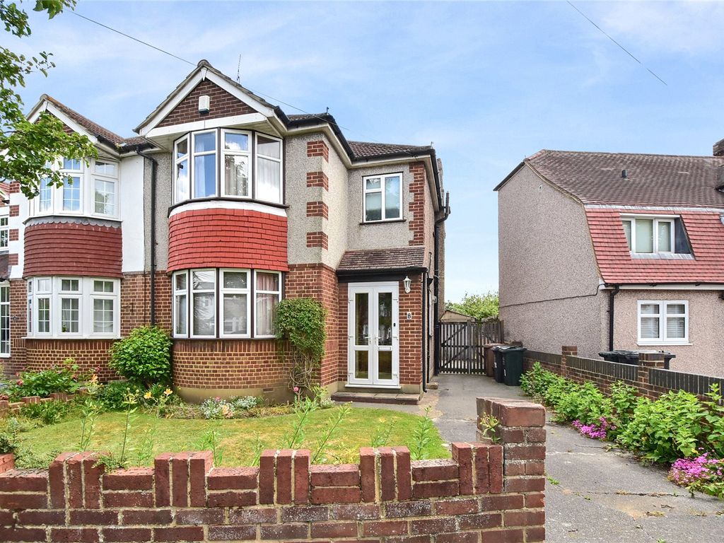 3 bed semidetached house for sale in Lingfield Avenue, Dartford, Kent