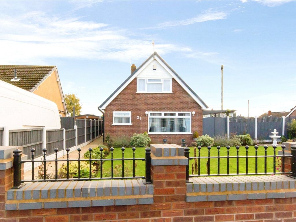 2 bed bungalow for sale in Lords Mill Road, Shavington, Crewe, Cheshire