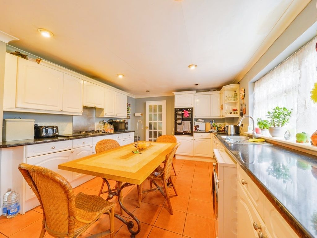 4 bed end terrace house for sale in Croxley View, Watford WD18 Zoopla