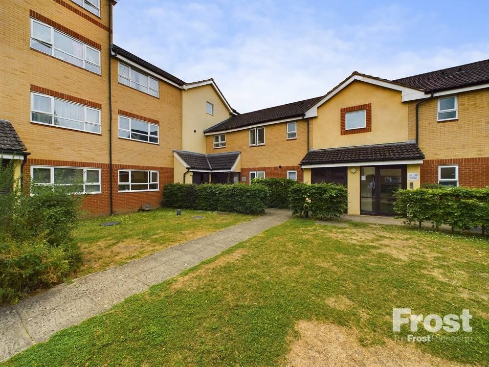 2 bed flat for sale in Chertsey Road, Feltham TW13 Zoopla