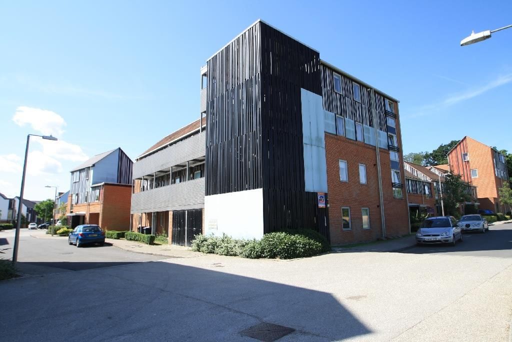 1 bed flat to rent in Milestone Road, Newhall, Harlow CM17, £1,075 pcm Zoopla