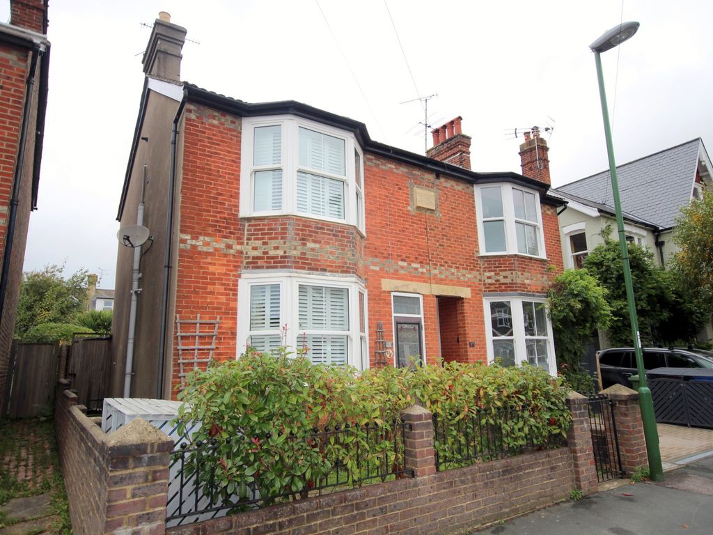 3 bed semidetached house for sale in Clarence Road, Horsham RH13 Zoopla