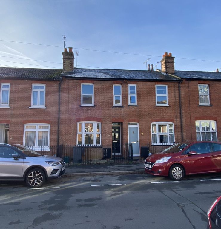 2 bed terraced house to rent in Gainsborough Crescent, Chelmsford CM2