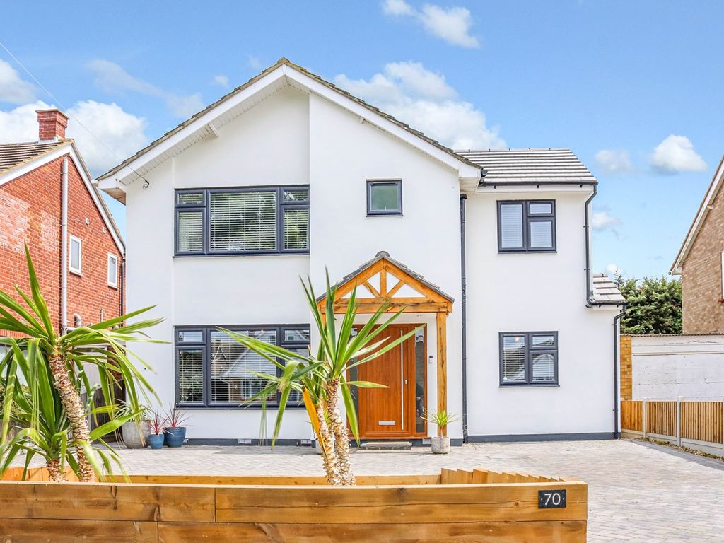 4 bed detached house for sale in Maplin Way, Thorpe Bay SS1, £725,000 Zoopla
