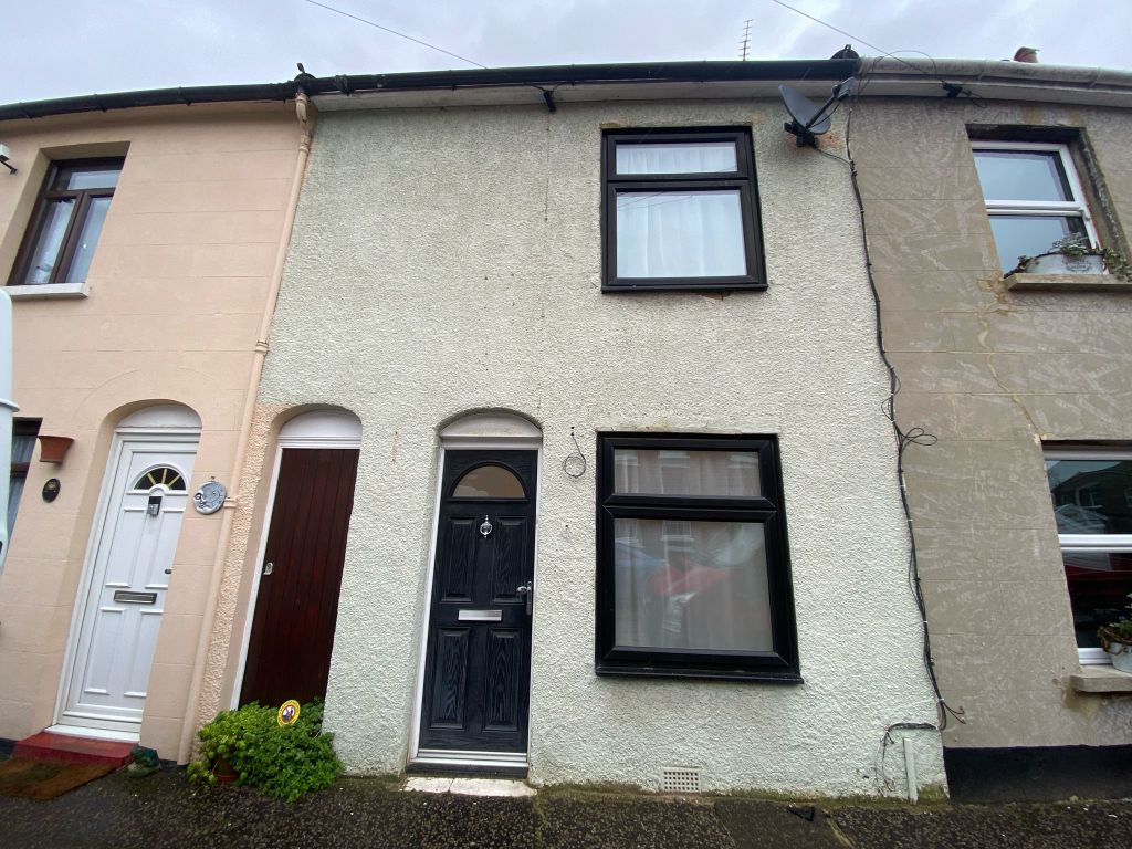 2 bed terraced house to rent in Greenfield Street, Waltham Abbey EN9, £