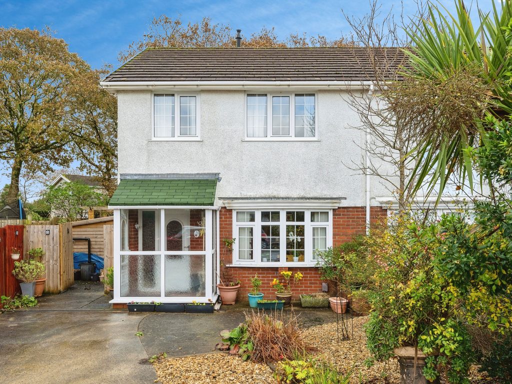 3 bed semidetached house for sale in Clos Vernon Watkins, Gorseinon