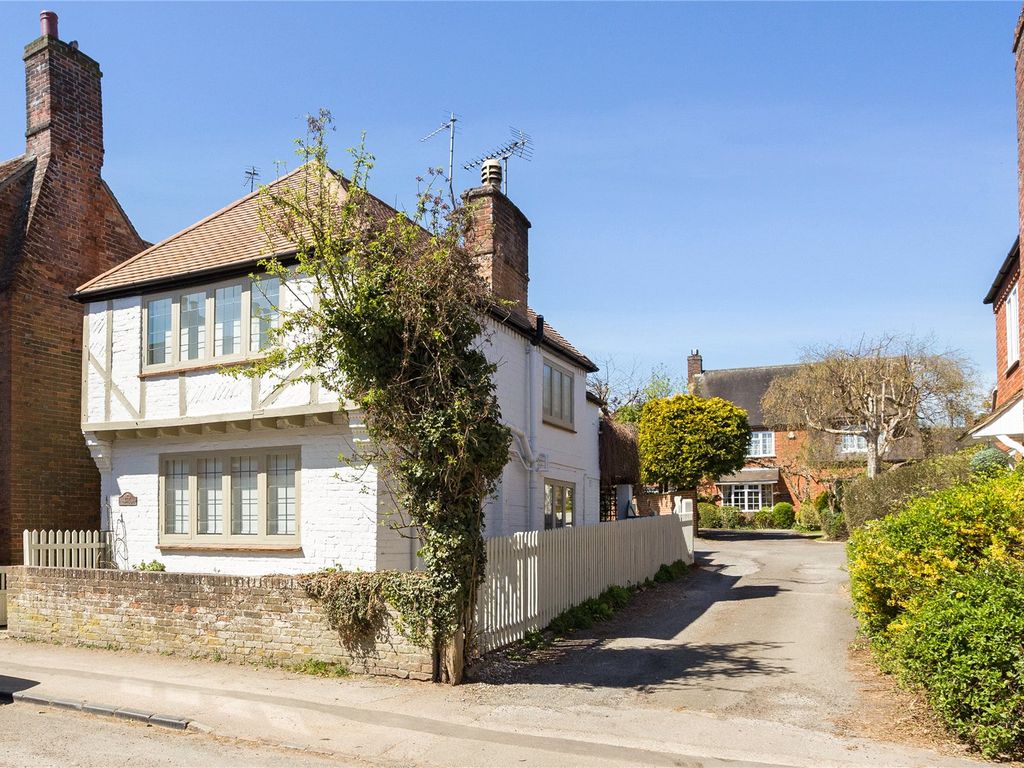 2 bed detached house for sale in Temple Street, Brill, Aylesbury HP18