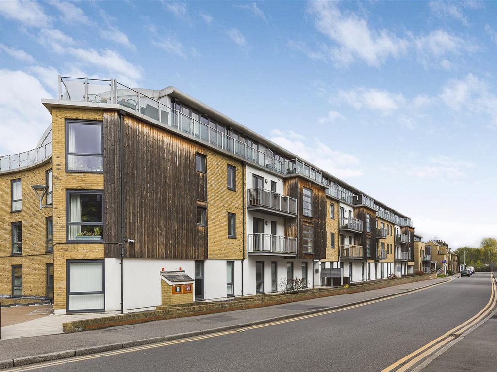 2 bed flat for sale in Mead Lane, Hertford SG13 Zoopla