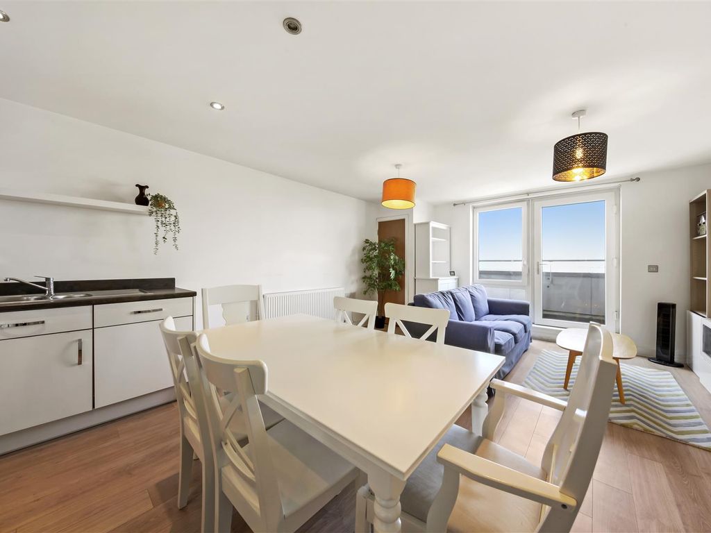 1 bed flat to rent in Flowers Close, Dollis Hill, London NW2, £1,550