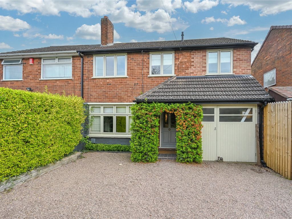 4 bed semidetached house for sale in St Marys Close, Shareshill