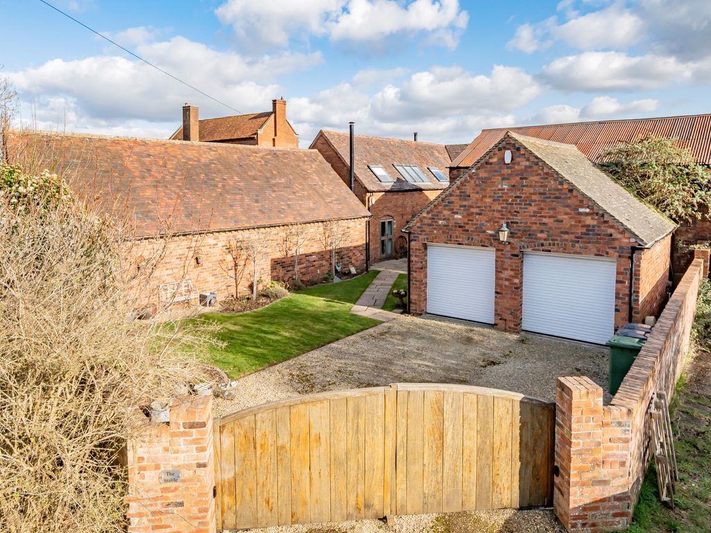3 bed barn conversion for sale in Low Habberley, Kidderminster DY11