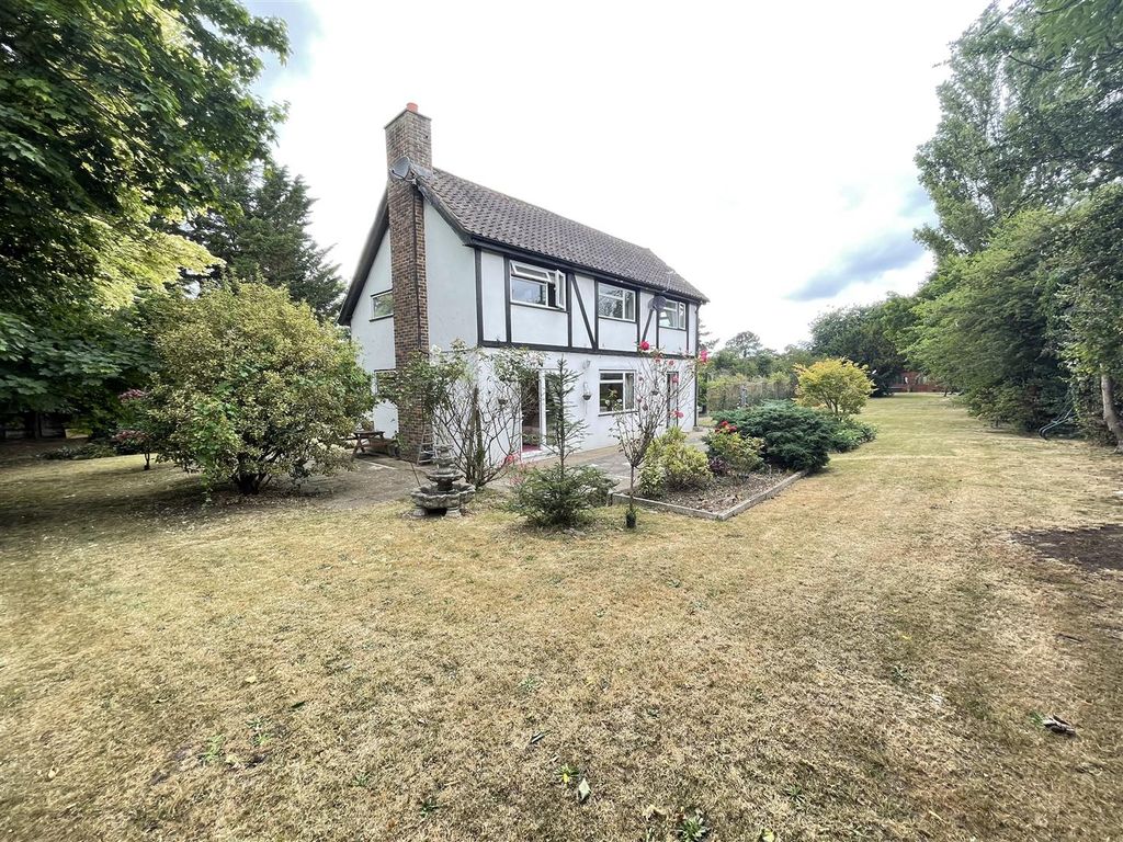 3 bed detached house for sale in Randalls Road, Leatherhead KT22 Zoopla