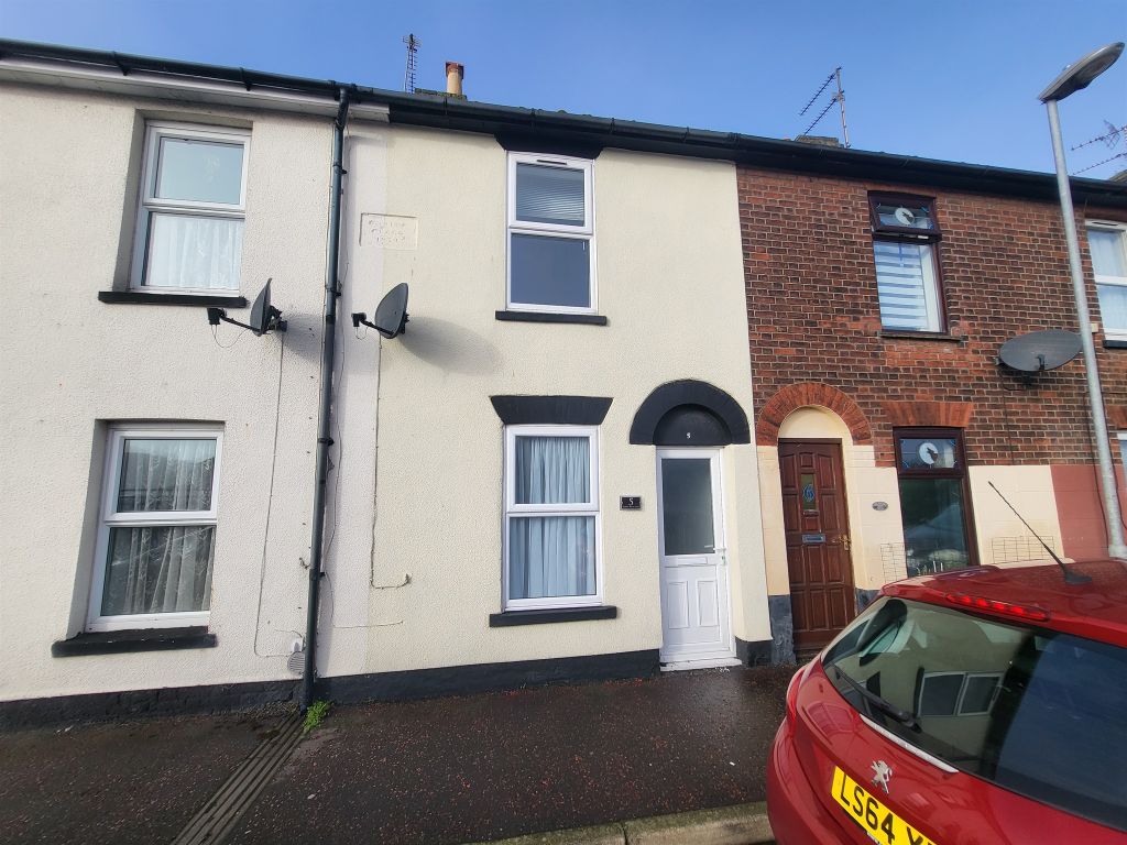 2 bed property to rent in North River Road, Great Yarmouth NR30, £700