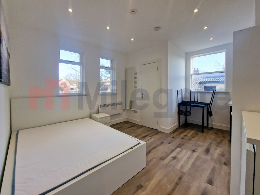 Room to rent in Southchurch Avenue, SouthendOnSea SS1, £625 pcm Zoopla