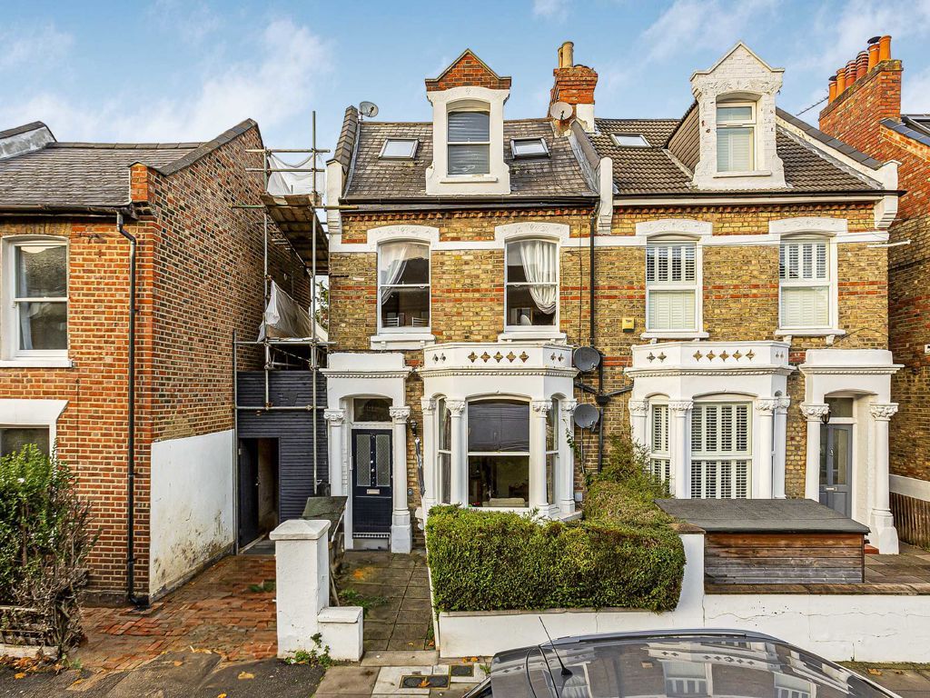 2 bed flat for sale in Pelham Road, London SW19, £535,000 Zoopla
