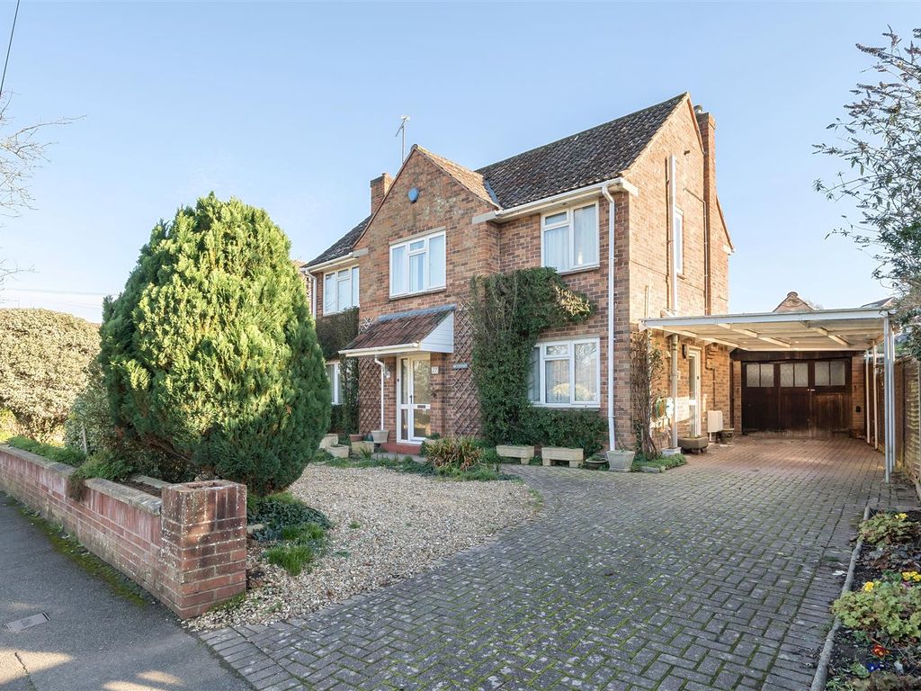 3 bed detached house for sale in Parkfield Road, Taunton TA1, £400,000