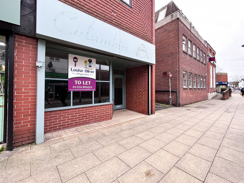 Commercial property to let in Ravendale Street North, Scunthorpe DN15