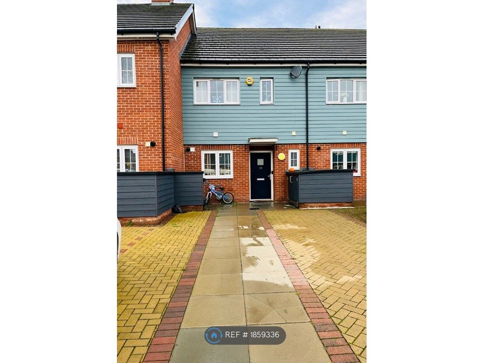 3 bed terraced house to rent in Melford Road, Slough SL2, £2,000 pcm