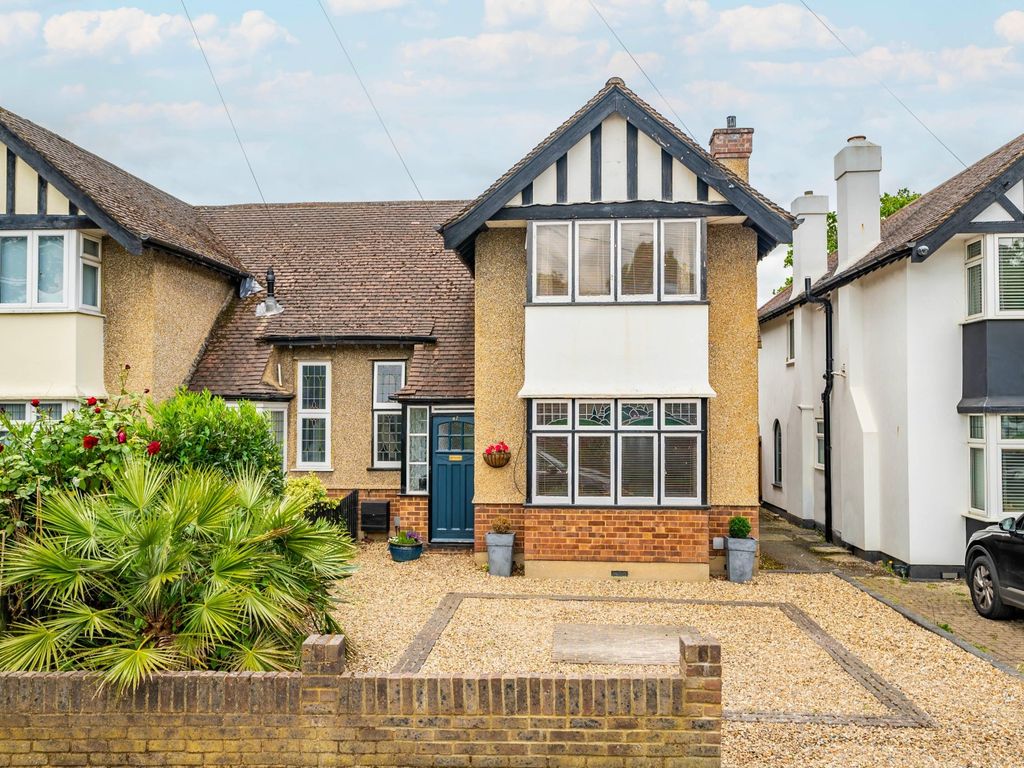 3 bed semidetached house for sale in Hazelwood Drive, St. Albans