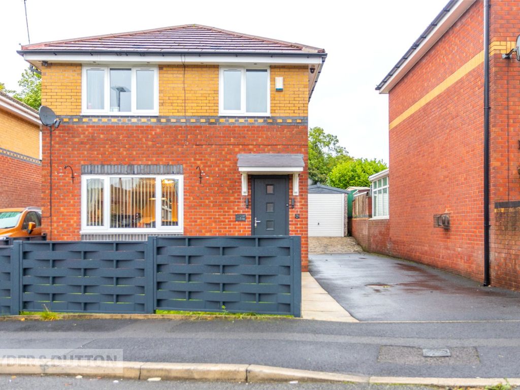 3 bed detached house for sale in Chepstow Drive, Stoneleigh Park