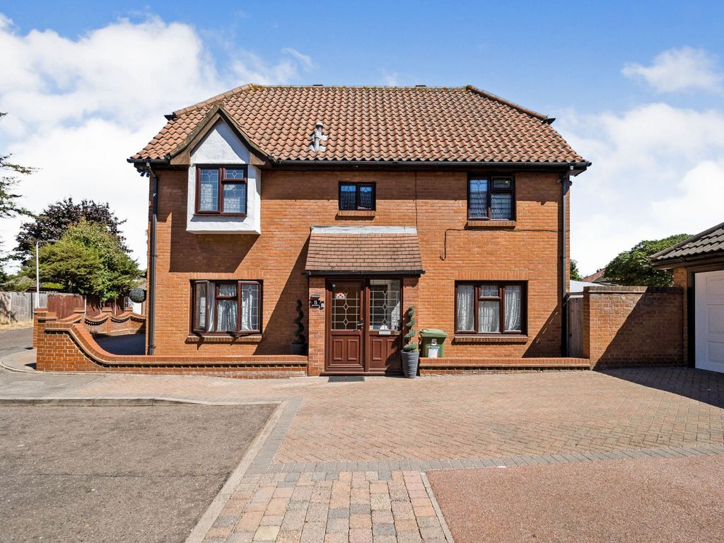 4 bed detached house for sale in Spinney Close, Rainham RM13 Zoopla