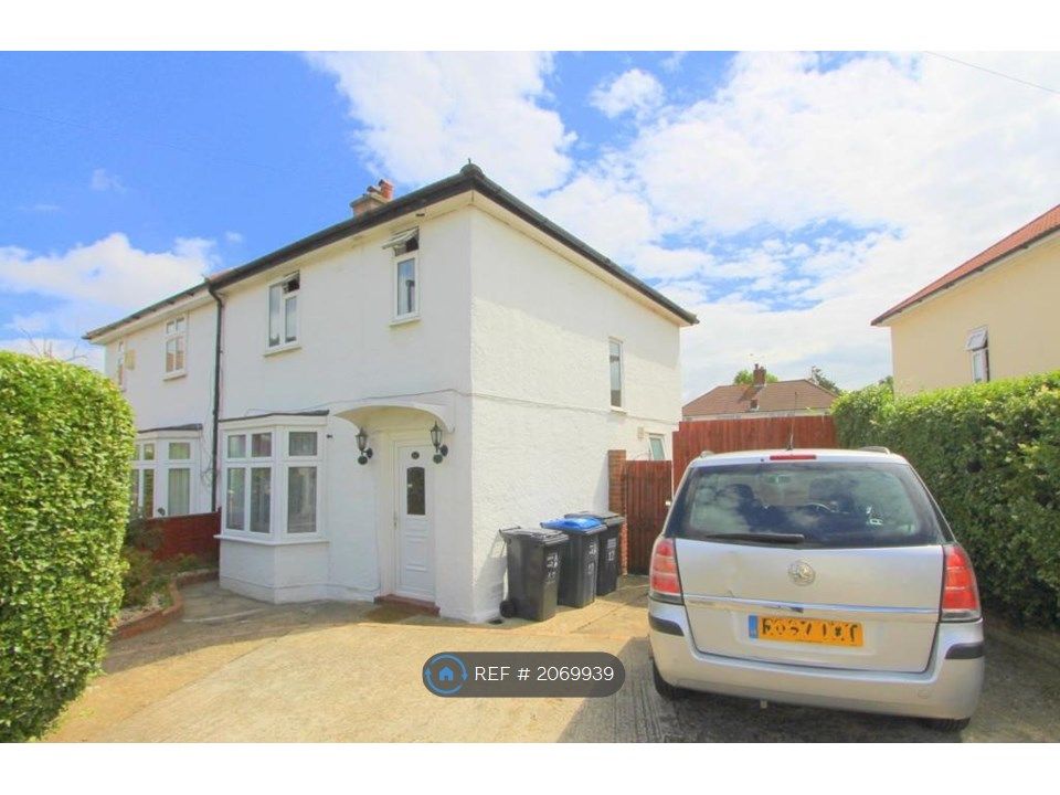 3 bed semidetached house to rent in Stapleton Gardens, Croydon CR0, £1,980 pcm Zoopla