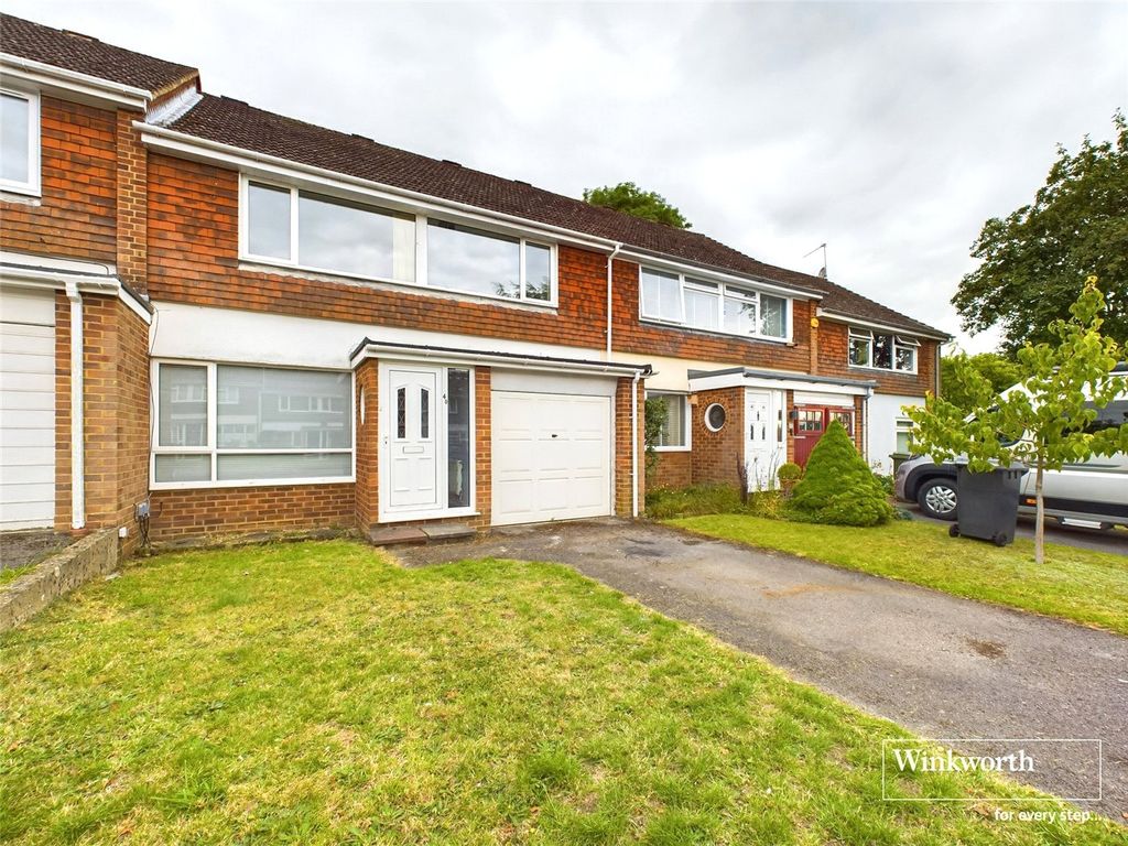 3 bed terraced house to rent in Curlew Drive, Tilehurst, Reading