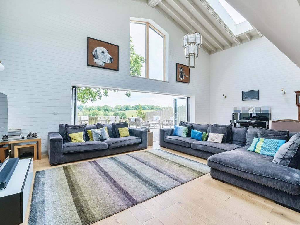 4 bed detached house to rent in Church Road, Little Berkhamsted SG13, £