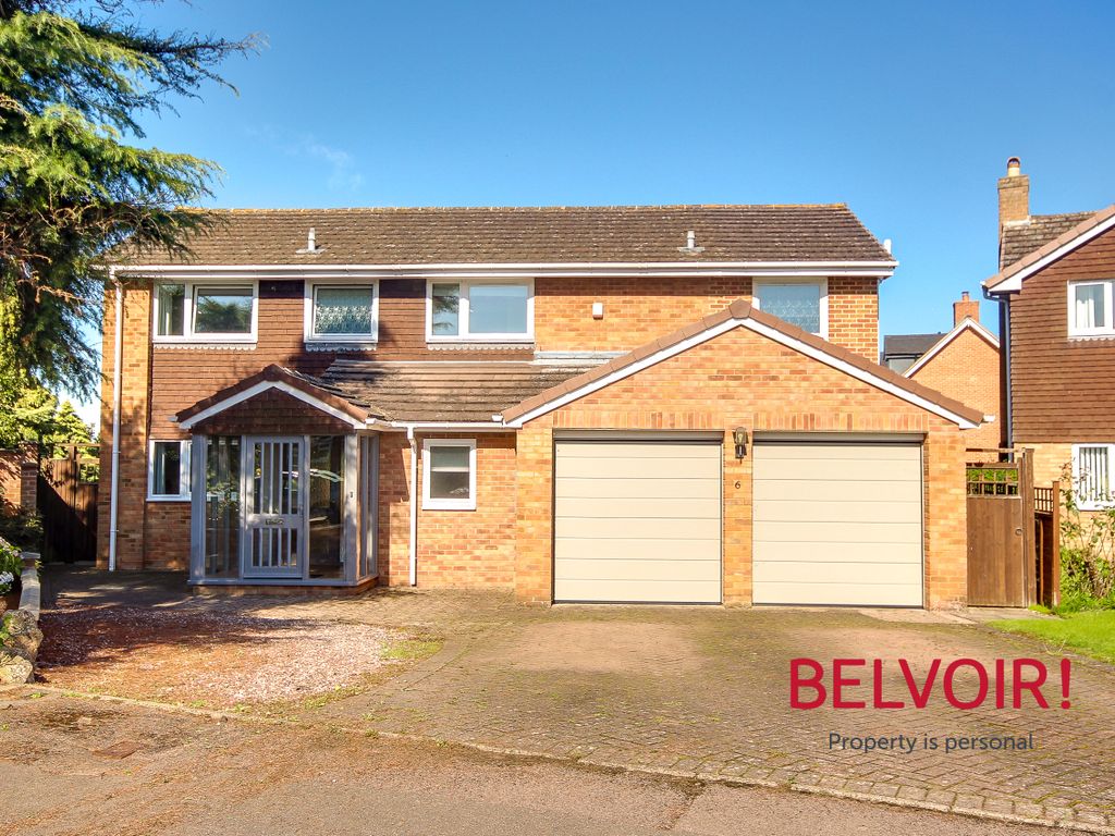 4 bed detached house for sale in Chartwell Close, Hempsted, Gloucester