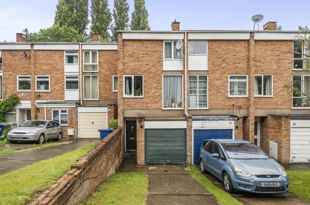 3 bed terraced house for sale in Green Ridges, Headington, Oxford OX3