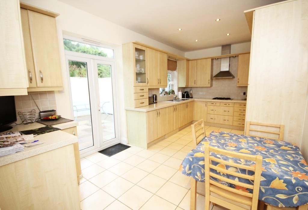 3 bed semidetached bungalow for sale in Highview Gardens, Edgware