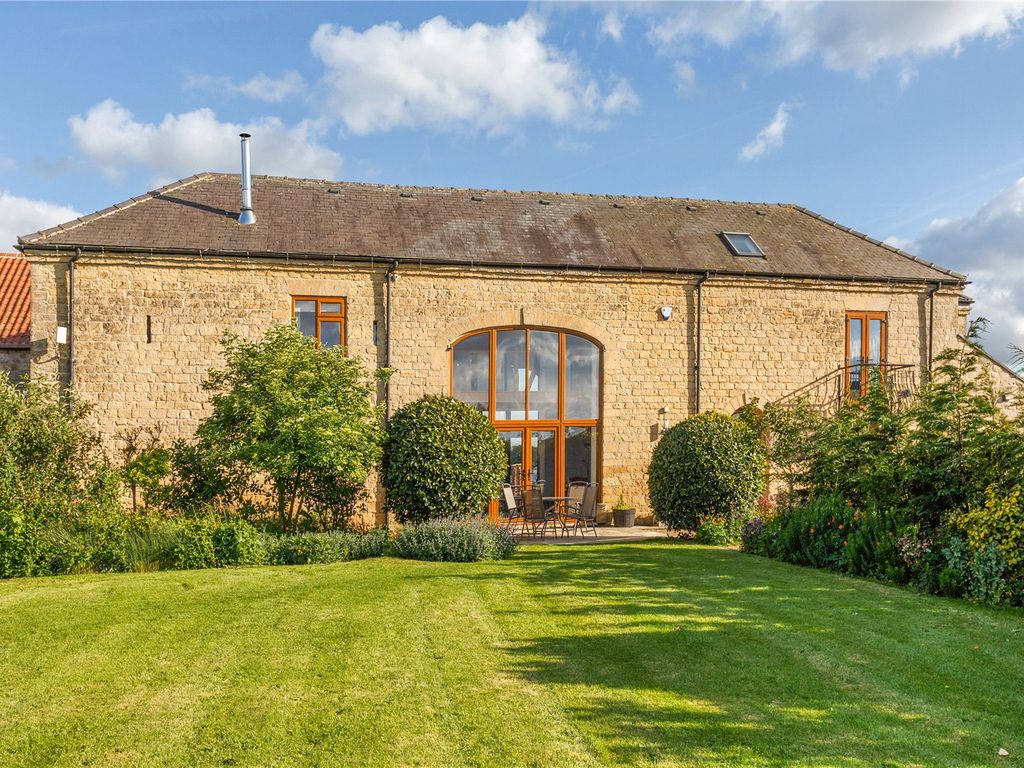 3 bed linkdetached house for sale in Whitwell Common, Worksop