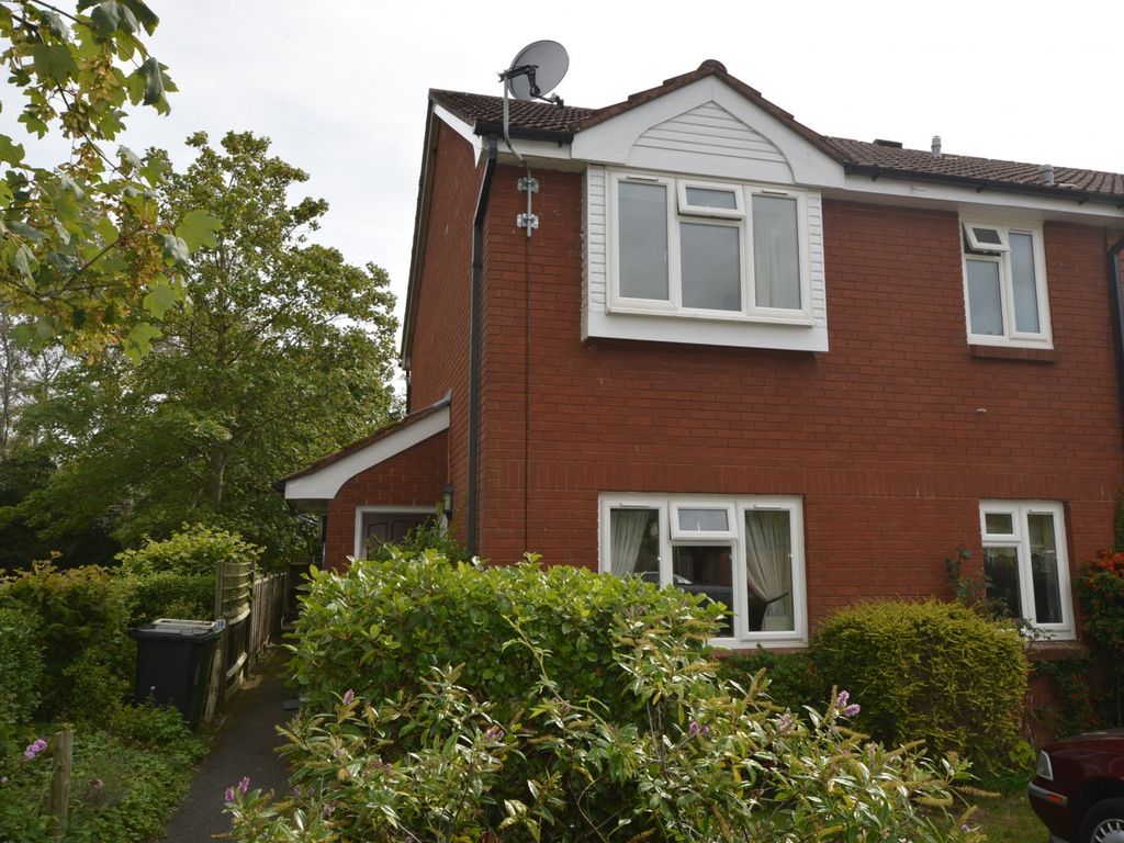 1 bed semidetached house to rent in Close, Petersfield